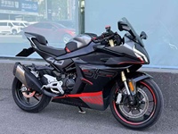 Moto à essence Chunfeng 450SR bicylindre refroidie par eau, pour la course sur route, la course sportive et les courses de vitesse.