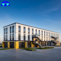 Bâtiment hôtelier préfabriqué multi-étages en structure acier certifiée pour l'intégrité structurelle, idéal pour les hôtels urbains