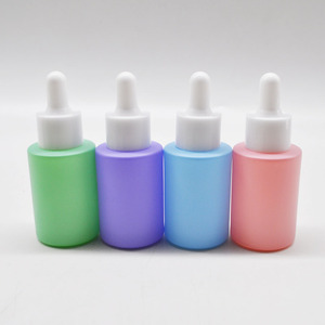 Flacon compte-gouttes en verre personnalisé de luxe pour soins de la peau, emballage cosmétique en verre vert bleu, couleurs pastel pour huile - Product Image 4