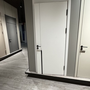 Porte de chambre d'hôtel en bois composite massif, écologique et sans <span class=keywords><strong>peinture</strong></span>, pour intérieur d'hôtel, adaptée aux portes de chambre multi-étages - Product Image 3