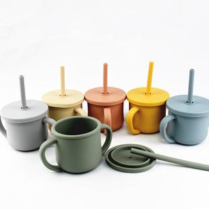 Gobelet d'apprentissage en silicone anti-chute, anti-fuite et anti-brûlure pour enfants avec pailles de qualité alimentaire – Vente en gros - Product Image 3