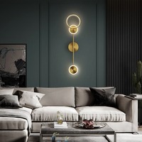 Appliques Murales LED Modernes Nordiques, Bande Longue Créative en Fer, Finition Dorée de Luxe, Température de Couleur Multiple, IRC 80, pour Chambre à Coucher, Chevet, Salon