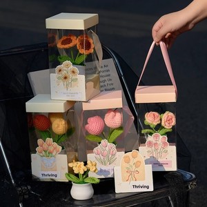 Nouvel An, Saint-Valentin, Anniversaire : Tulipes modernes minimalistes prêtes à l'emploi, roses tricotées, plantes en pot au crochet, artificielles - Product Image 4