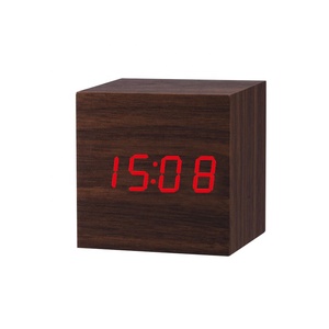 Evertop 인기있는 미니 나무 <span class=keywords><strong>LED</strong></span> 알람 시계 디지털 큐브 최고의 선물 여행 선택 홈 침실 장식 나무 알람 시계 - Product Image 5