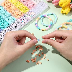 Kit Completo para Hacer Joyas con Cuentas de <span class=keywords><strong>Arcilla</strong></span> Plana, Juego de Cuentas Espaciadoras de <span class=keywords><strong>Arcilla</strong></span> Suave con Cuentas de Alfabeto y Herramientas para Manualidades DIY - Product Image 3