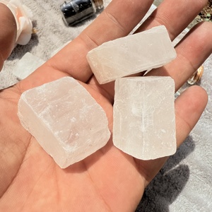 Vente en gros de sélénite naturelle de haute qualité, pierre brute, cristal minéral, style vintage Feng Shui pour la décoration de la maison, cadeaux de Noël - Product Image 5