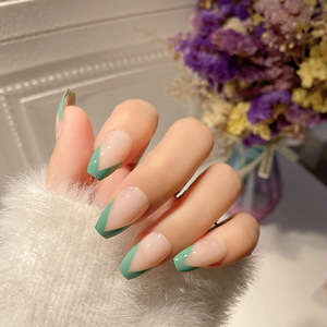 Vente chaude <span class=keywords><strong>pas</strong></span> <span class=keywords><strong>cher</strong></span> brillant dégradé blanc cercueil <span class=keywords><strong>faux</strong></span> <span class=keywords><strong>ongles</strong></span> artificiels acrylique Nail Art conseils avec autocollant de colle - Product Image 4