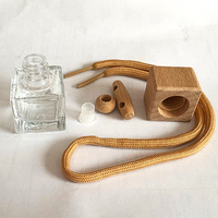 Diffuseur de parfum pour voiture en verre miniature carré avec logo personnalisé, bouchon à vis, couvercles en bois, désodorisant suspendu rechargeable, 8 ml