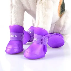 Accessori per animali domestici scarpe da pioggia in Silicone stivali da pioggia per cani e gatti scarpe per cani in Silicone morbido antiscivolo a prova di acqua all'aperto