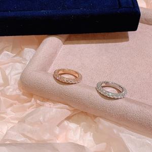 แหวนเงินแท้ S925 ชุบทองคำขาว 18K สไตล์คลาสสิก ประดับเพชรเต็มวง ดีไซน์เฉพาะตัว ประกายเพชรแตก - Product Image 2