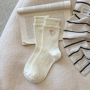 महिलाओं के लिए मीठे मोजे दिल-कढ़ाई डबल फ्लड मध्य स्टॉकिंग बहुमुखी कोरियन धनुष-टाई फीता महिलाओं के मोजे - Product Image 6