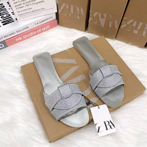 Babouches pour femmes, Babouches de créateur, Nouveaux styles, Babouches compensées Bridget de luxe en peluche ZA - Product Image 5