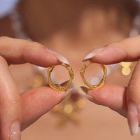 Pendientes de Aro Circulares Trenzados, Estilo Minimalista y Moderno, Chapados en PVD con Oro Real de 18K, Pendientes de Moda
