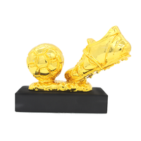 Design de haute qualité en métal gravé trophée commémoratif match de football personnalisé chaussure dorée trophée doré