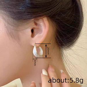 Orecchini a Clip in Stile Barocco per Donne, Design Elegante e Delicato, Gioielli di Moda per Uso Quotidiano - Product Image 4