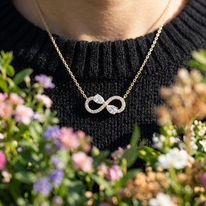 Collier Pendentif Classique Infinity KRUP JEWELS KJP 41 en Or Massif Pur à 100% pour Femme, avec Deux Pierres de Laboratoire Taillées en Poire - Product Image 1