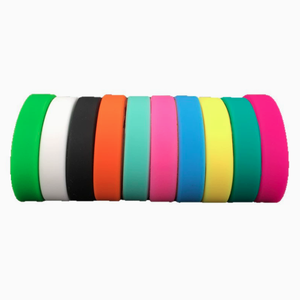 Braccialetto Unisex in Silicone Impermeabile con Design Personalizzato Stampato 'Love Is Love' LGBT Pride Rainbow per Eventi e Regali Personalizzati - Product Image 6