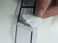 Étiquettes autocollantes personnalisées anti-démontage et anti-contrefaçon pour boîtes en carton logistique avec impression UV sur papier fragile