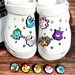 Breloques de chaussures Pokémon, accessoires perforés pour pantoufles, embellissements DIY, clips et boucles de chaussures en PVC souple, thème dessin animé et anime - Product Image 3