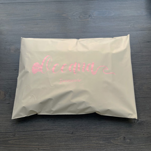 Biodegrade Custom Logo 10*13 inch Poly Mailers Peach Self Adhesive Tear Proof Mailing Bags Large Postage Bags - Product Image 1