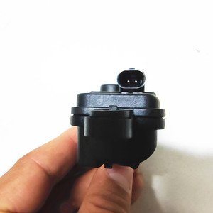 มอเตอร์ฝาถังน้ำมันออดี้ 510 810 773 12V อะไหล่ทดแทนสำหรับ A3 Q3 R8 S3 RS3 - Product Image 1