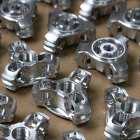 Pièces de précision en aluminium usinées CNC 5 axes à bas prix avec un design complexe, du prototype à la production, de bonne qualité
