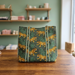 Bolso Tote Casual de Algodón Acolchado con Diseño de Puntos Verdant, con Asa para el Hombro, Bolso Versátil y Sostenible - Product Image 4