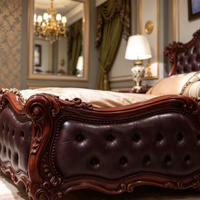 Lit en bois de luxe haut de gamme, finition cerisier vintage, en cuir véritable sculpté, avec pieds cabriole robustes, idéal pour chambre principale de penthouse