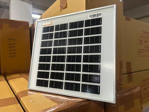 แผงโซลาร์เซลล์โพลีคริสตัลไลน์ OEM 10Wp 12V ทนทาน สำหรับไฟส่องสว่างภายนอกบ้านและโครงการโซลาร์เซลล์ - Product Image 3
