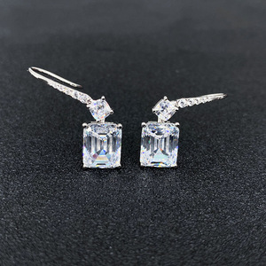 Orecchini Pendenti di Lusso per Donne, Taglio Quadrato, Eleganti e Scintillanti, Gioielli alla Moda dal Design Chic e Moderno - Product Image 3