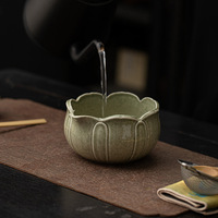 Ensemble de thé en porcelaine écologique Japandi à quatre pièces Lotus Matcha avec bol en céramique, brosse et accessoires de cérémonie