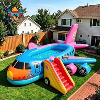 Bar flottant gonflable personnalisé en forme d'avion avec toboggan pour événements estivaux