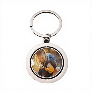 Porte-clés personnalisé en alliage de zinc léger, rotatif double face, avec photo numérique par sublimation - Product Image 2