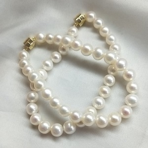 Bracelet en perles de Zhuji de 6 mm, presque rond, sans défaut, avec boucle en fer, facile à porter, lumière intense, catégorie cadeau, bracelets et joncs en perles - Product Image 1