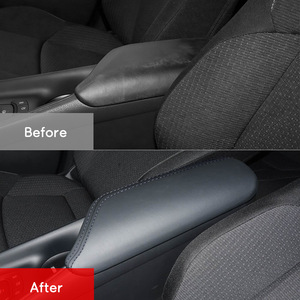 Funda para reposabrazos Toyota CHR 18-22, almohadilla de consola central de cuero de microfibra auténtica para protección interior del coche IZOA - Product Image 1