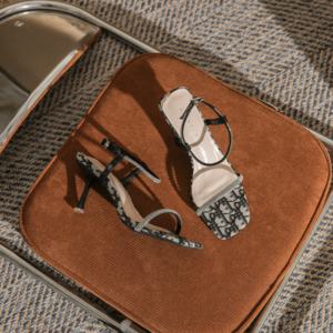 Sandales d'été à talon épais en satin de soie à bride unique, style coréen, tendance intemporelle pour femme - Product Image 5