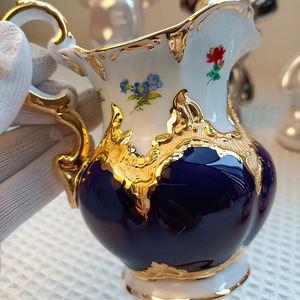 Royal Luxury Style Deep Blue Ceramic Creamer and Sugar <b>Set</b> with Gold Accents - Product Image 3