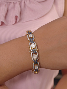 สร้อยข้อมือทองคำ 14K ดีไซน์หรูหราสง่างาม ประดับด้วยลายดอกไม้ที่ได้รับแรงบันดาลใจจากมหาสมุทร ดีไซน์งานฝีมือสุดประณีต สะท้อนความงามของท้องทะเลลึก - Product Image 3