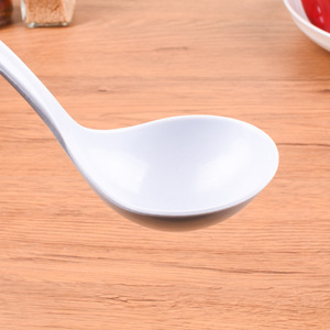 Cuillère de service en mélamine à motif floral avec long manche pour les fêtes d'adultes et l'usage domestique - Product Image 3