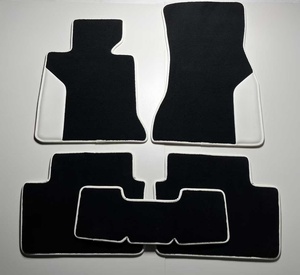 Les tapis de sol entièrement fermés sont spécialement conçus pour la BMW <span class=keywords><strong>GT</strong></span> Série M. - Product Image 2