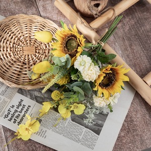CallaFloral Bouquet de tournesols artificiels à tenir à la main, fleurs en tissu tissé plastique, décoration de mariage et de maison CF01291 - Product Image 2