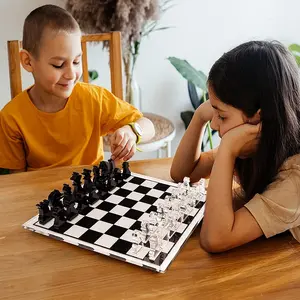 Jeu d'échecs en acrylique design Lucite de qualité supérieure personnalisé jeu d'échecs coloré avec 32 pièces d'échecs