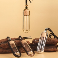 Couvercle en bois d'aromathérapie pour voiture Petite bouteille ronde suspendue Diffuseur de bouteille en verre de 10ml Pendentifs pour voiture Rafraîchisseur d'air pour voiture
