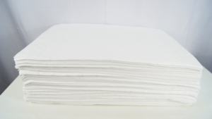 Tapis absorbant d'huile SABER de qualité industrielle, 160 unités, blanc, hydrophobe, pour l'élimination de l'huile uniquement, pour l'entretien quotidien et la gestion des déversements - Product Image 2