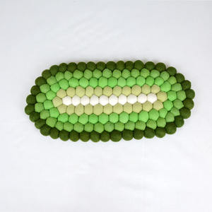Dessous de plat ovale en boule de feutre de laine, dessous de plat ovale peut être utilisé dans le salon, la salle à manger et la chambre à coucher. - Product Image 1