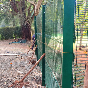 Malla Metálica de Seguridad 358 de Alta Calidad, Anti-Escalada y Anti-Corte, con Púas, para Ranchos, Fácil de Montar - Product Image 2