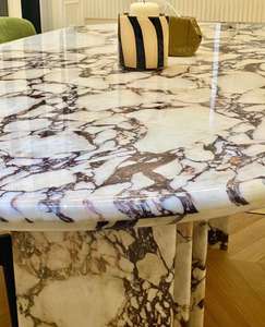 Meubles italiens <span class=keywords><strong>en</strong></span> pierre naturelle au design de luxe personnalisés Table à manger <span class=keywords><strong>en</strong></span> marbre Calacatta <span class=keywords><strong>Alto</strong></span> de haute qualité avec dessus à base cannelée - Product Image 4