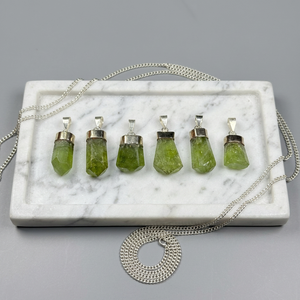 Hermosos Colgantes de Peridoto Natural, Colgantes de Peridoto de la Mejor Calidad, 100% Piedras Preciosas Naturales - Product Image 1