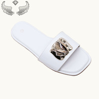 Nouvelles sandales et pantoufles plates pour femmes, design ouvert tendance, respirantes, durables et légères pour le quotidien, vente en gros