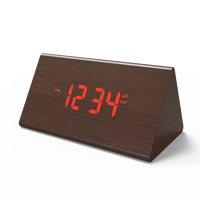 Jam Meja LED Segitiga Modern Mode Pintar Pengisi Daya Nirkabel Kalender Elektronik Kayu Suhu Dalam Ruangan Kantor Dapur